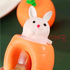 Mainan Squishy Pop Up Kelinci Wortel Anti Stress Squishy Rabbit Carrot