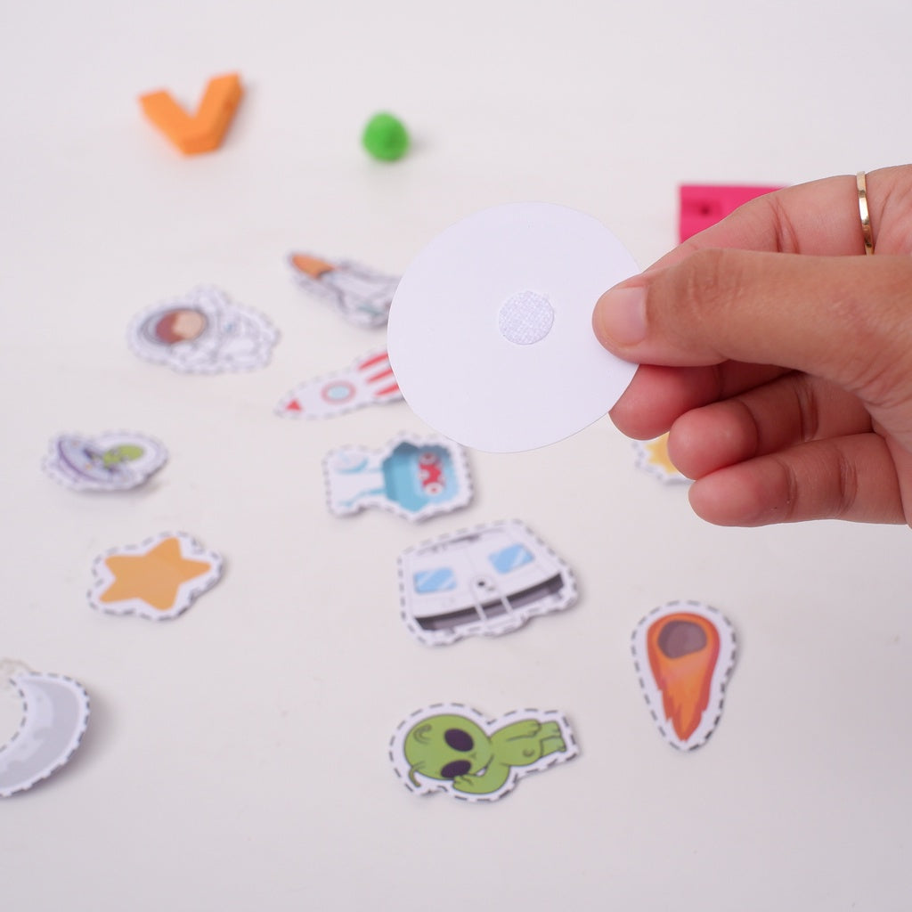 Mainan Edukasi Menggunting dan Menempel Cut and Paste